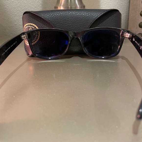 RayBan Classic Polarized Wayfarer - Picture 7 of 8